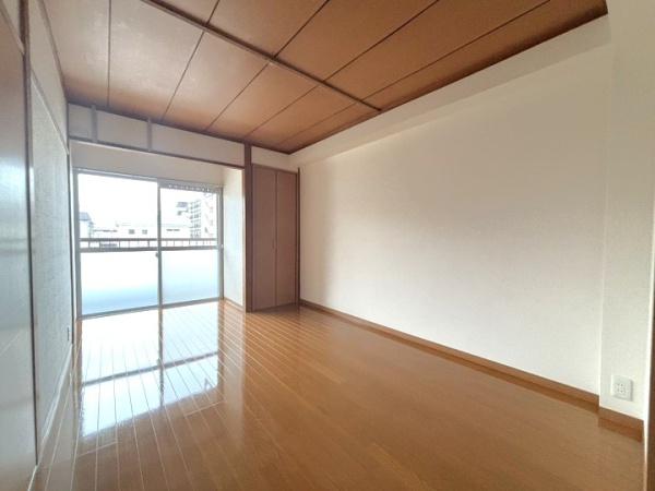 春日部市南３丁目のマンション