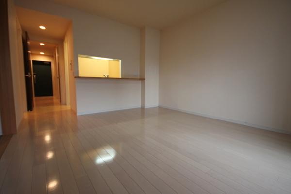 春日部市粕壁東１丁目のマンション
