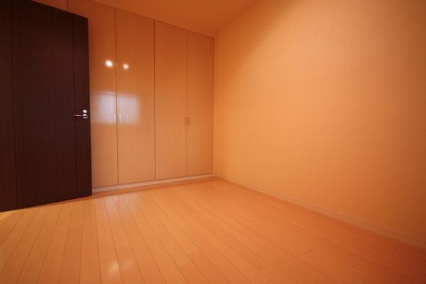 春日部市粕壁東１丁目のマンション