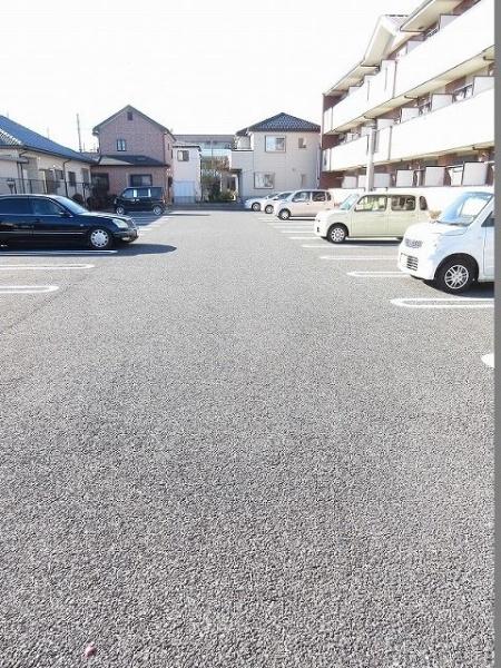 エステビエント(駐車場)