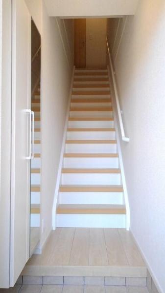 ラ・ルーチェ　ユ　ユ