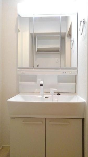 ラ・ルーチェ　ユ　ユ