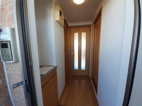 マーベラスB(玄関)