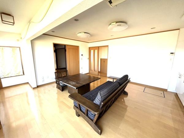 梅田本町貸家