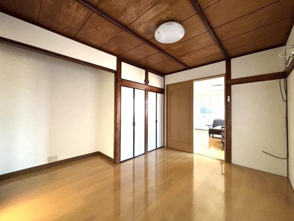 梅田本町貸家