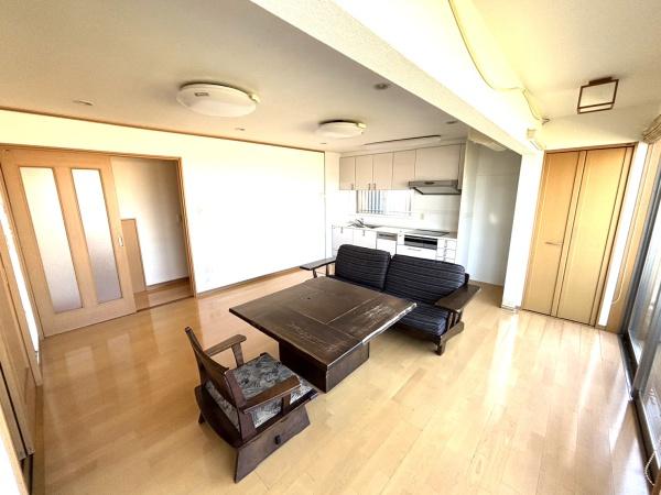 梅田本町貸家