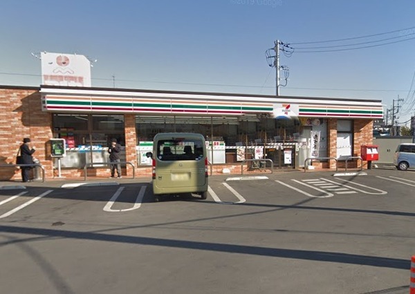 春日部市上蛭田のアパート(セブン-イレブン豊春駅前店)