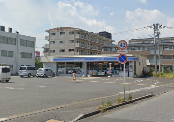 Ｄアヴァンス千間台東　Ａ棟(ローソン越谷千間台西店)