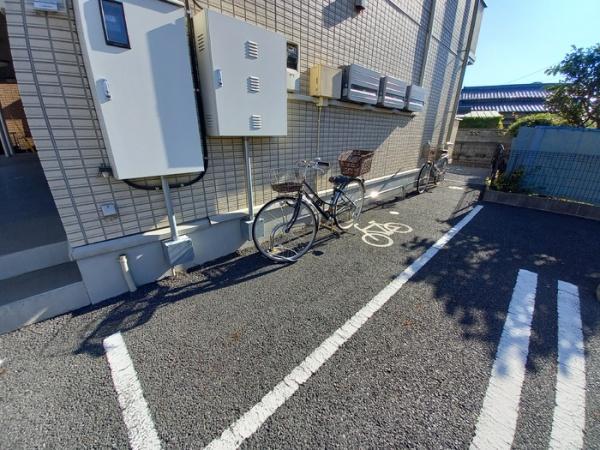 プリュネル