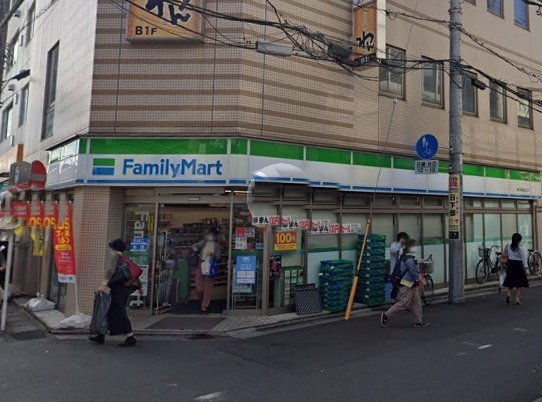 パレスエトワール(ファミリーマート春日部駅西口店)