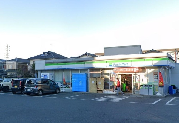 ブランシュネージュ(ファミリーマート越谷宮本町店)