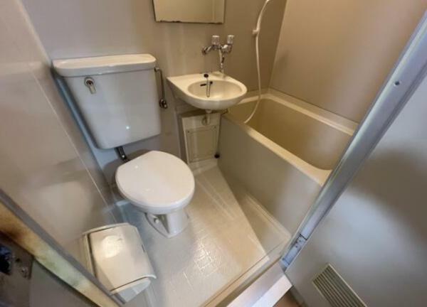 クレスト・センバ