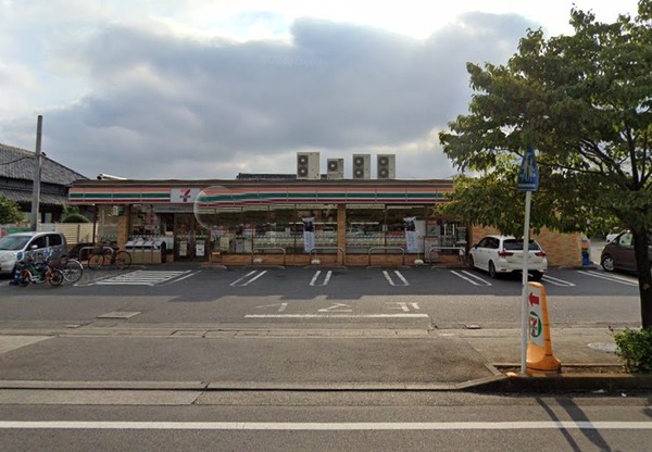 イーストフラワー(セブン-イレブン越谷恩間中道店)
