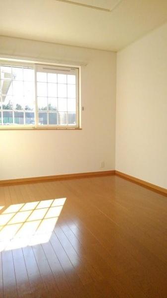 春日部市赤沼のアパート