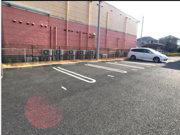 フェルメール(駐車場)