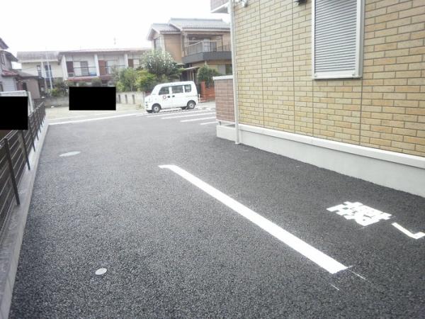 リヴェール(駐車場)