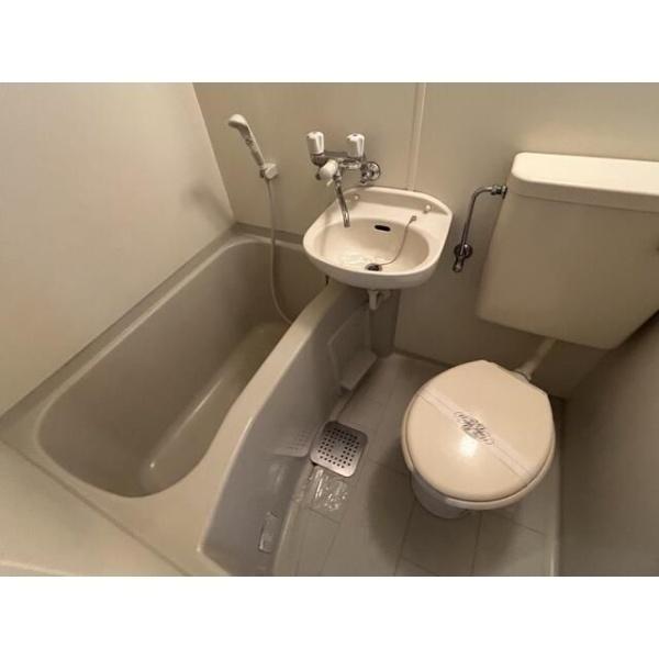 ハイツセルシオン