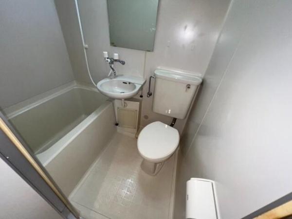 クレスト・センバ