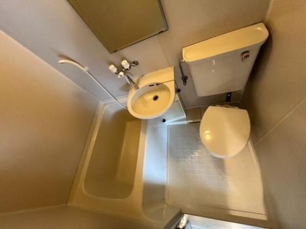 クレスト・センバ