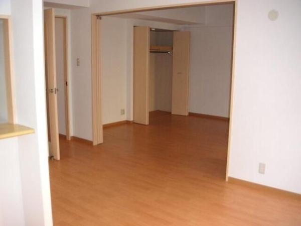 ＢＥＣＫ　ＥＡＳＴ