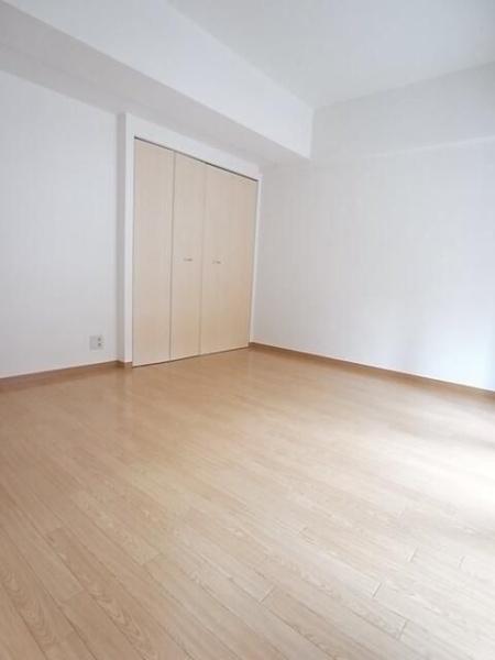 ＢＥＣＫ　ＥＡＳＴ