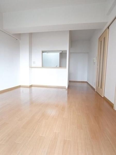 ＢＥＣＫ　ＥＡＳＴ