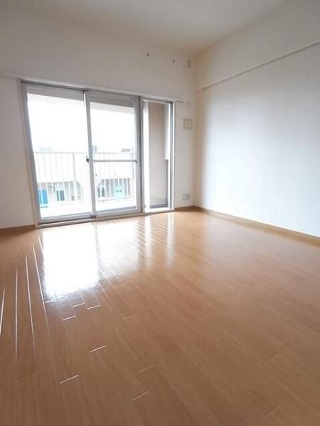 ＢＥＣＫ　ＥＡＳＴ