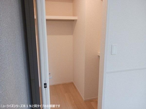 春日部市内牧のアパート