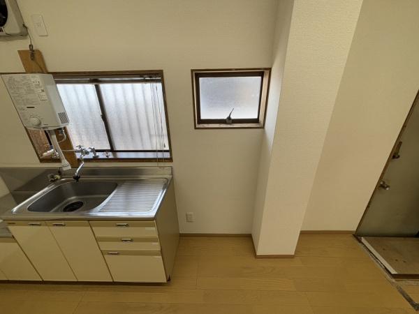 白石八枝子店舗