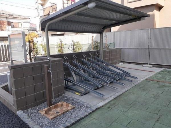 イーケー　サングレース