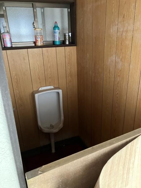 一戸町楢山似平 貸倉庫(トイレ)