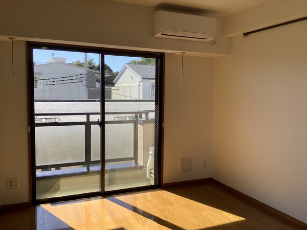 グランデ岸町(リビング)