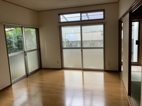 岸町３丁目貸家