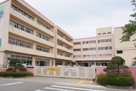 コンフォートヴィラ(吉川市立中曽根小学校)