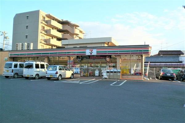 フジコーポ(セブンイレブン吉川木売2丁目店)