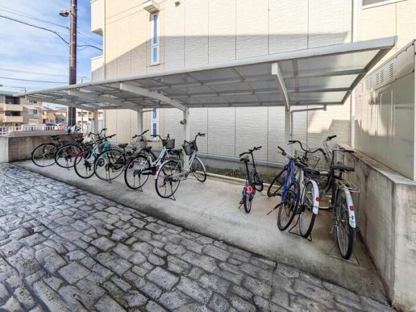吉川市美南１丁目のアパート
