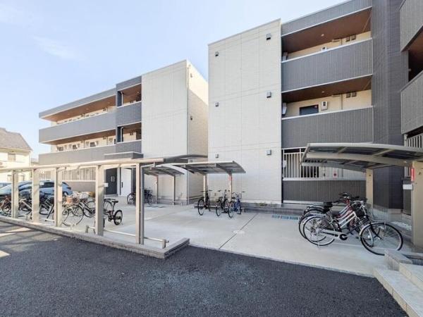 吉川市保１丁目のアパート