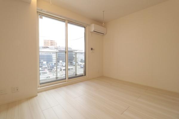 吉川市保１丁目のアパート