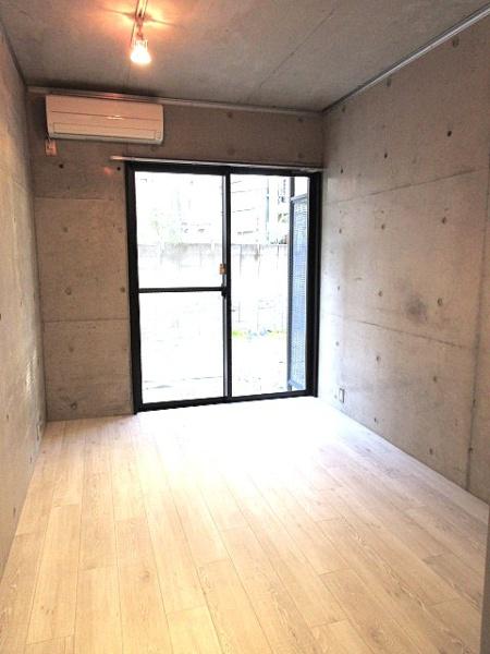 ＧＲＥＹ　ＦＬＡＴ