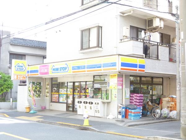 グランドムール小石川(ミニストップ新大塚店)