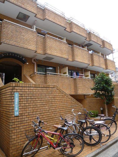 豊島区池袋本町1丁目のマンション(エントランス)
