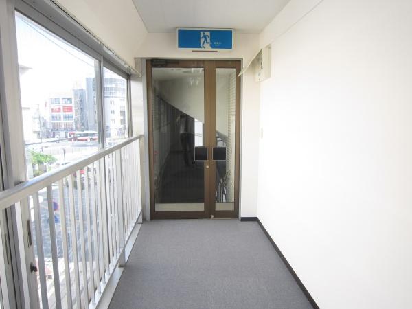 鶴瀬駅西口ビル