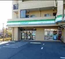 ハイツ是永(ファミリーマート浦和領家一丁目店)