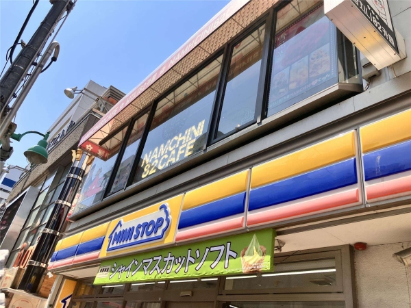 マーブルマンション(ミニストップ新大久保駅東口店)