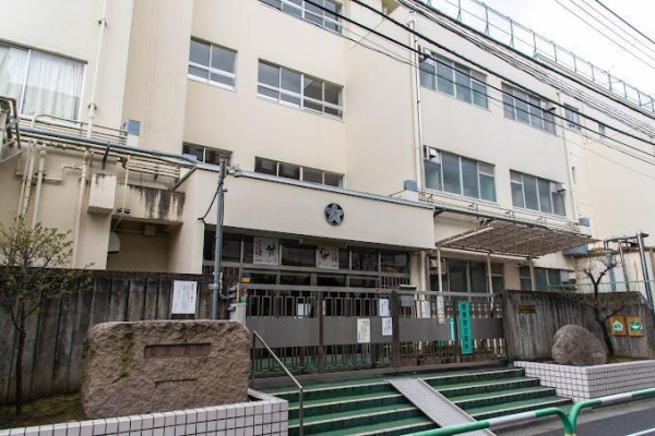 マンション富士(新宿区立戸山小学校)