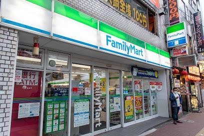 大野屋ビル(ファミリーマート大久保駅前店)