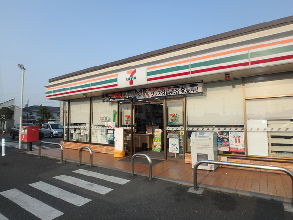 ヴィラージュ竹の塚(セブンイレブン足立東伊興1丁目店)