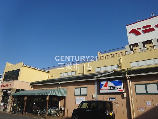 エステート山崎Ｂ棟(ベニースーパー佐野店)