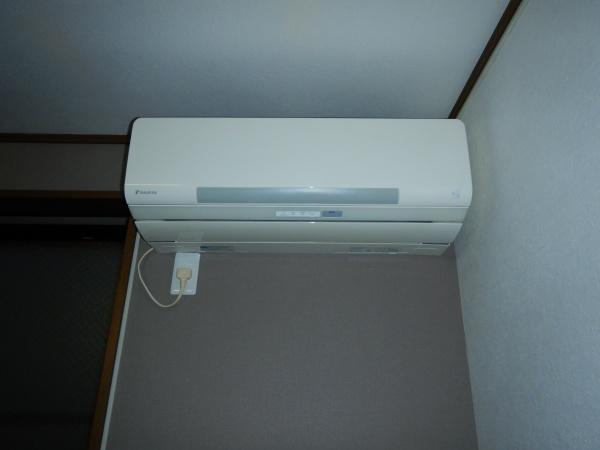 東伊興２丁目貸家