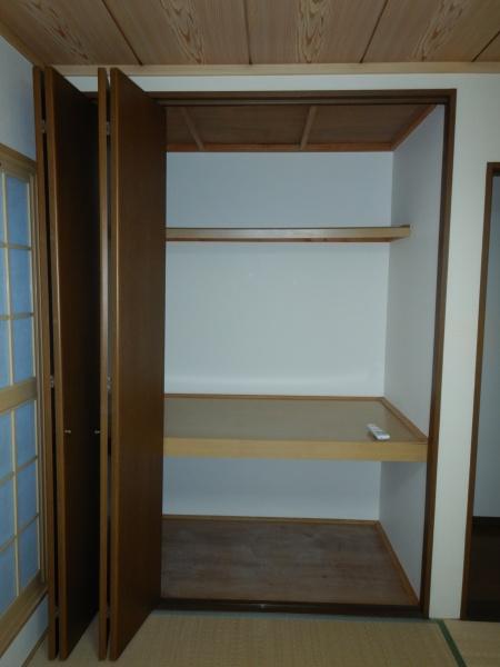 東伊興２丁目貸家